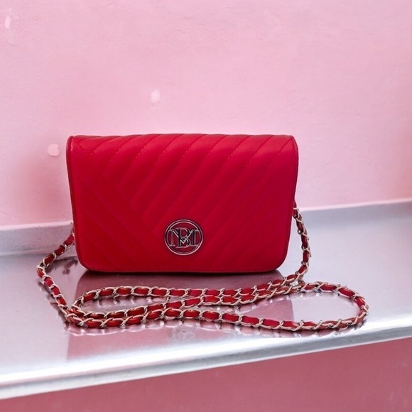 Badgley Mischka Handbags - New Shoulder Bag BADGLEY MISCHKA Red Leatherette Shoulder Purse Silver Chain Bag